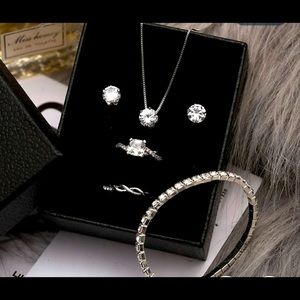 ❤️ 2 times Host Pick ❤️4 Piece Super Shiny Necklace Set